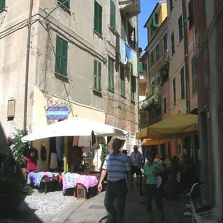 Nicole House Monterosso al Mare