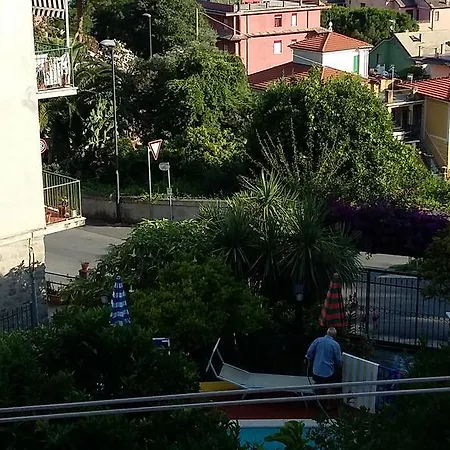 Nicole House * Monterosso al Mare